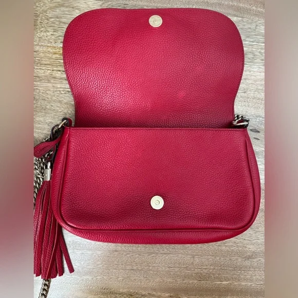 Gucci Red Interlocking G Soho Medium Leather Bag with Tassel - Picture 2 of 4